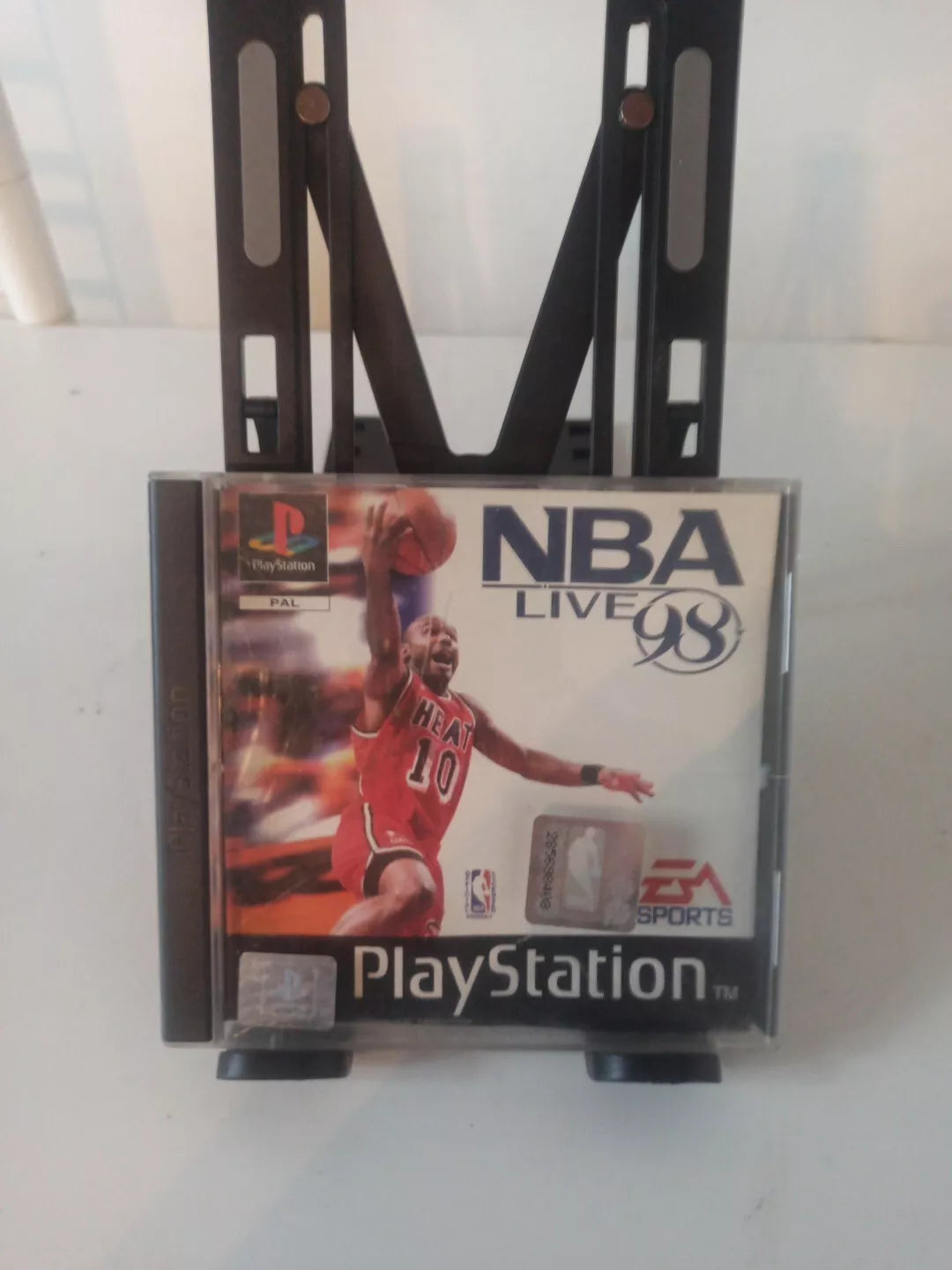 Sony PlayStation 1/PS1 - NBA Live 98 - Boîtier en bonne état pal